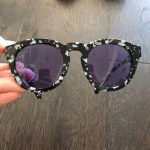 DIFF SUNGLASSES NEVER WORN DIME 11